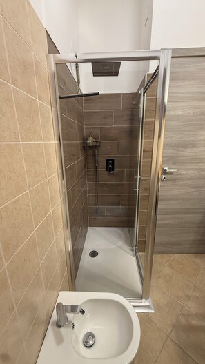 Shower, hair dryer, bidet, towels - Sweet Holidays (Magomadas)