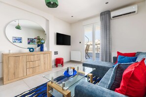 TV - Aether by halu! Central 2-BD apt (Thessaloniki)