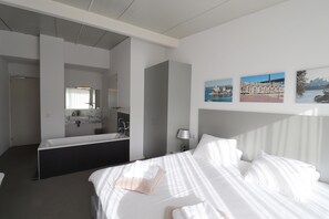 Casa | 4 quartos, individualmente mobiliados, roupa de cama