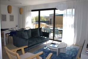 Living area - Modern house with garden - Near the beach (Lion-sur-Mer)