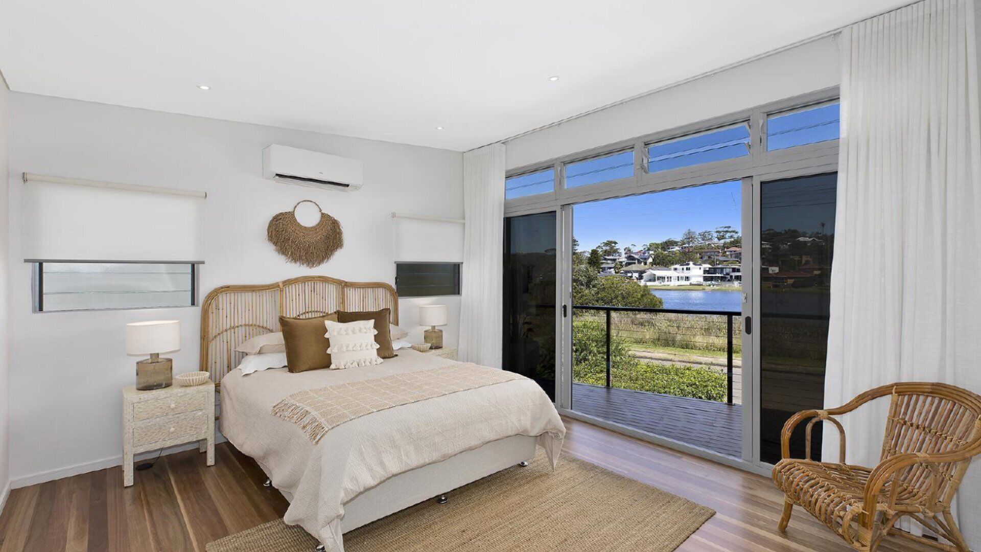 5 bedrooms, iron/ironing board, Internet, bed sheets