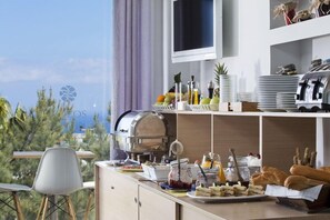 Dining - Loizos Apartments (Santorini)