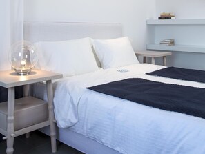 Room - Loizos Apartments (Santorini)