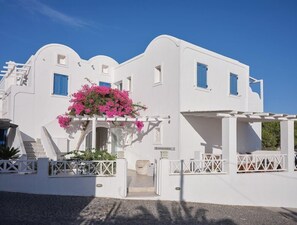 Exterior - Loizos Apartments (Santorini)