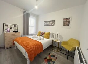 2 bedrooms, iron/ironing board, WiFi, bed sheets - Tottenham Urban Oasis 2br Home for 5 Guests near Tottenham Hotspur Stadium (London)