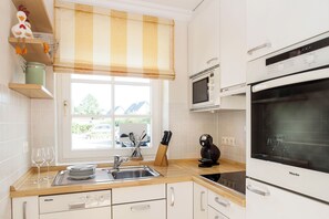 Fridge, microwave, oven, stovetop - Elsa - Wenningstedt-Braderup (Sylt) (Wenningstedt-Braderup (Sylt))