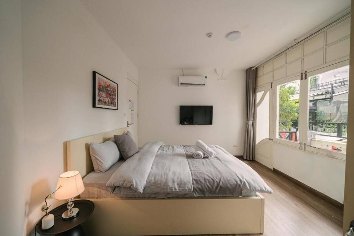 Double Room, Balcony, City View | Desk, laptop workspace, soundproofing, iron/ironing board