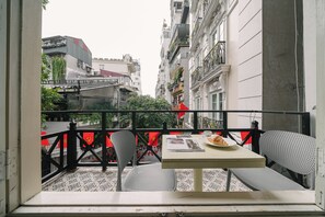 Double Room, Balcony, City View | Outdoor dining - Chez Lumi (Hanoi)