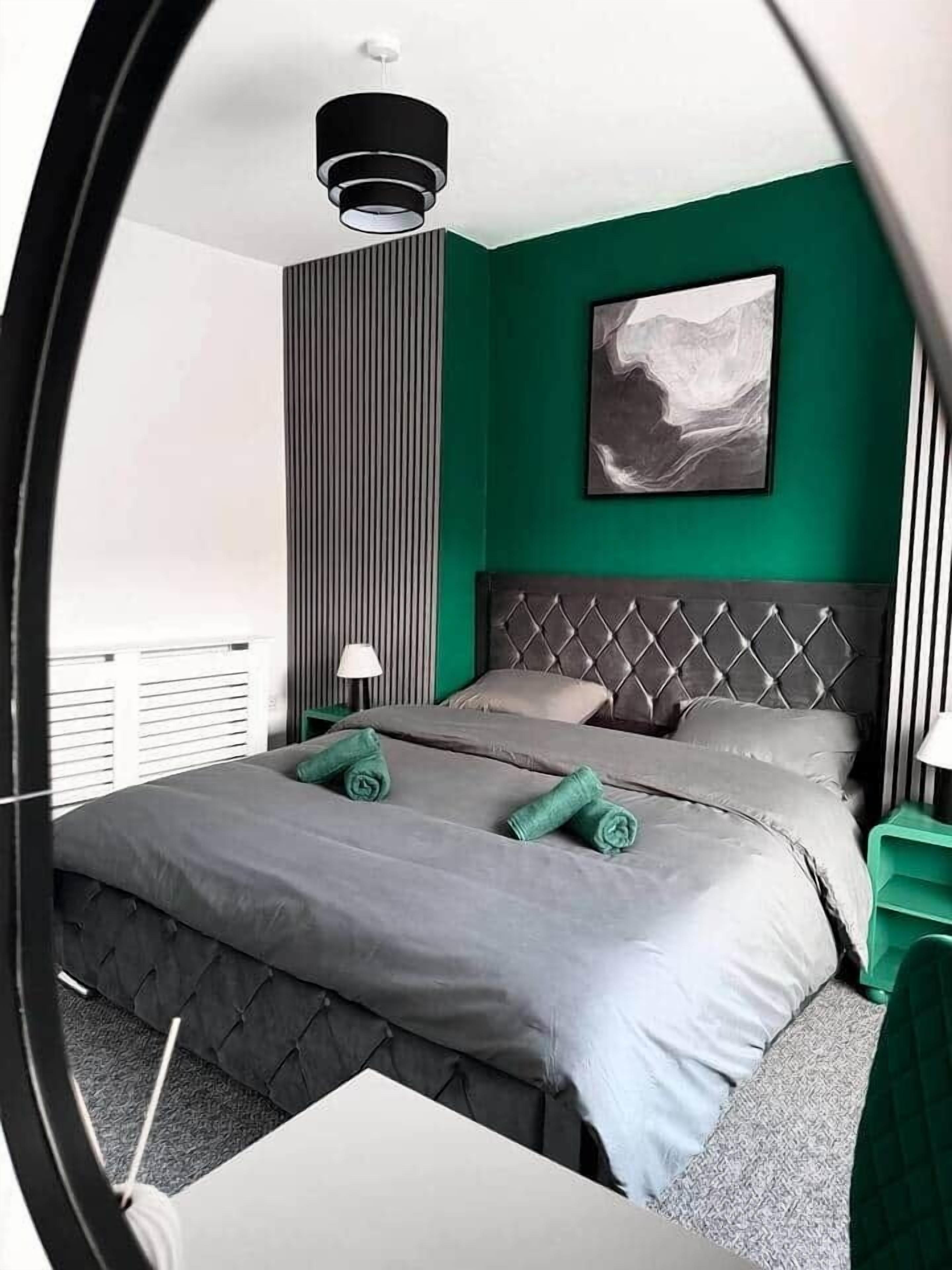 3 bedrooms, WiFi, bed sheets