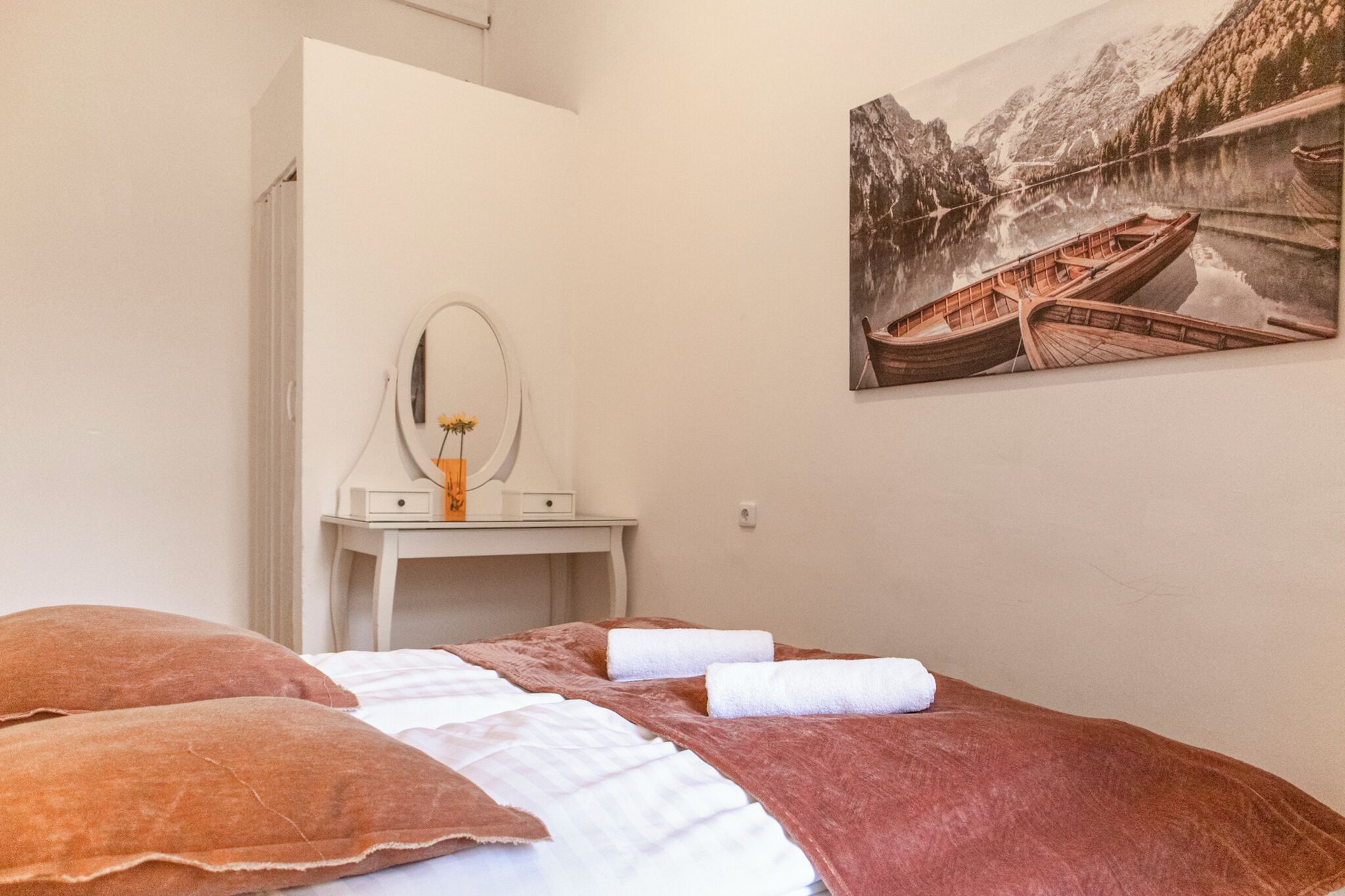 Apartamento básico | Ferros/tábuas de passar roupa, Wi-Fi de cortesia