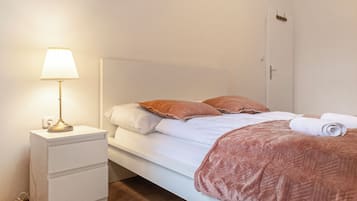 Apartamento básico | Ferros/tábuas de passar roupa, Wi-Fi de cortesia