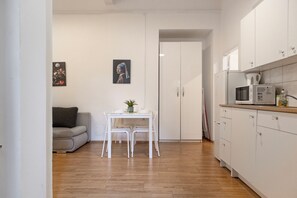 Basic Apartment | Interior - Cityscape 1BR With 1LR Apartment Comfort (Vienna)