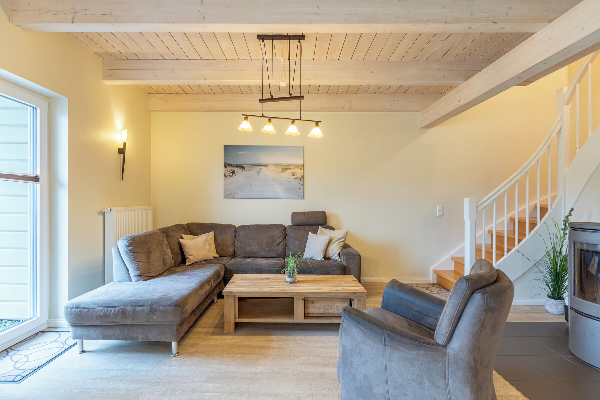 Fernseher, Kamin, Stereoanlage