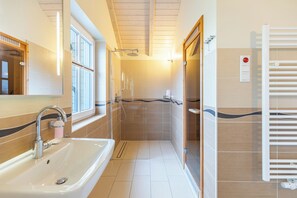 Hair dryer, towels - Vacation home "Deichgraf" in Dagebüll for up to 6 people (Dagebüll)