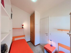 2 bedrooms