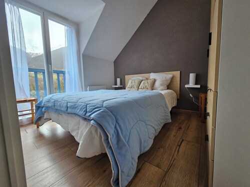 A 10 mn à pied du centre ville et du téléphérique. Appartement T3 duplex