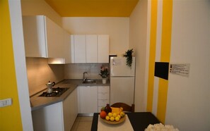 雪櫃、爐具、廚房用具/餐具/器皿