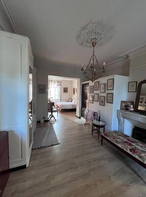 Iron/ironing board, Internet, bed sheets - Old Maison de Maitre with great comfort (Gujan-Mestras)