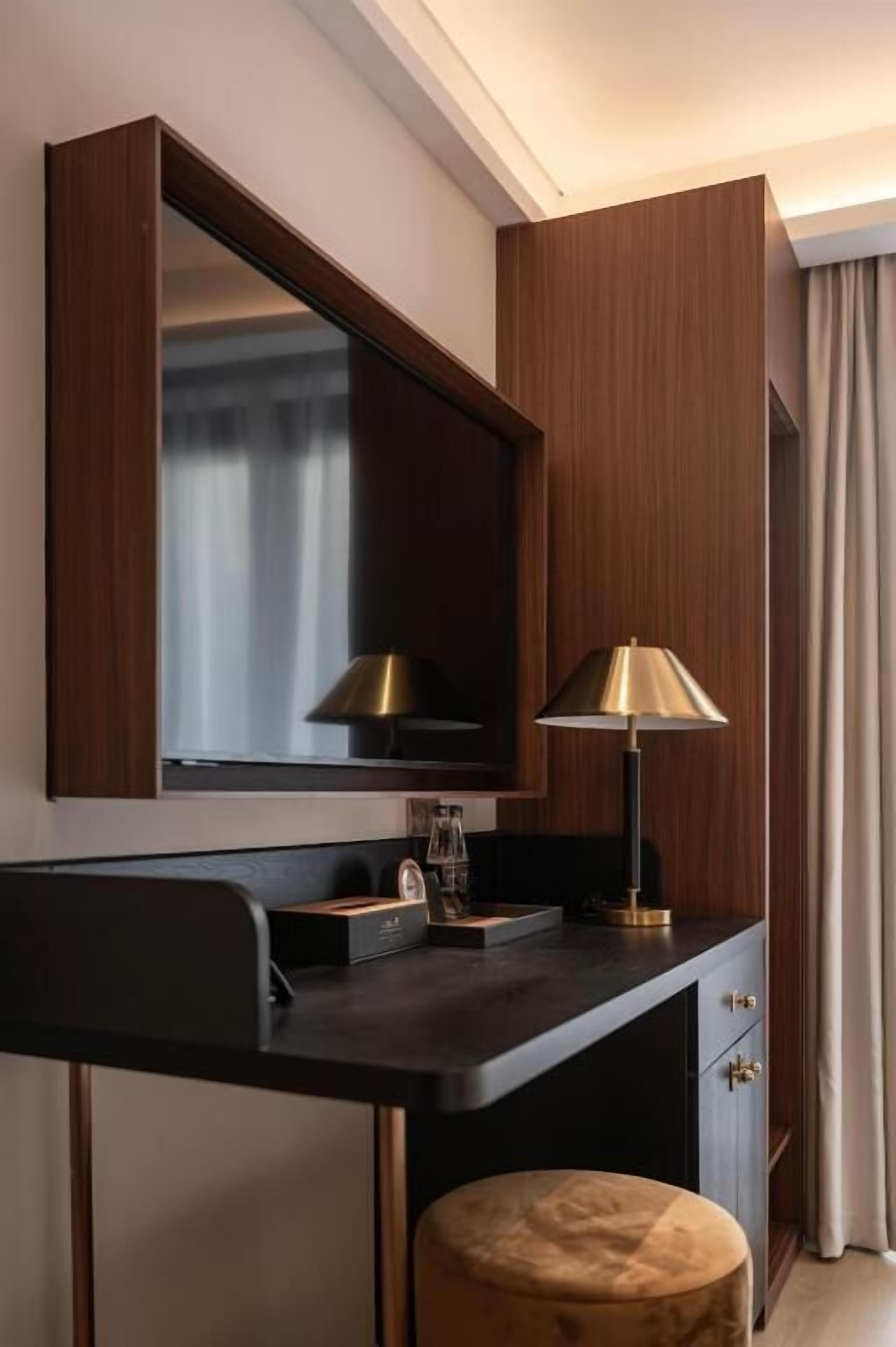 Double Room, Balcony, City View | Interior