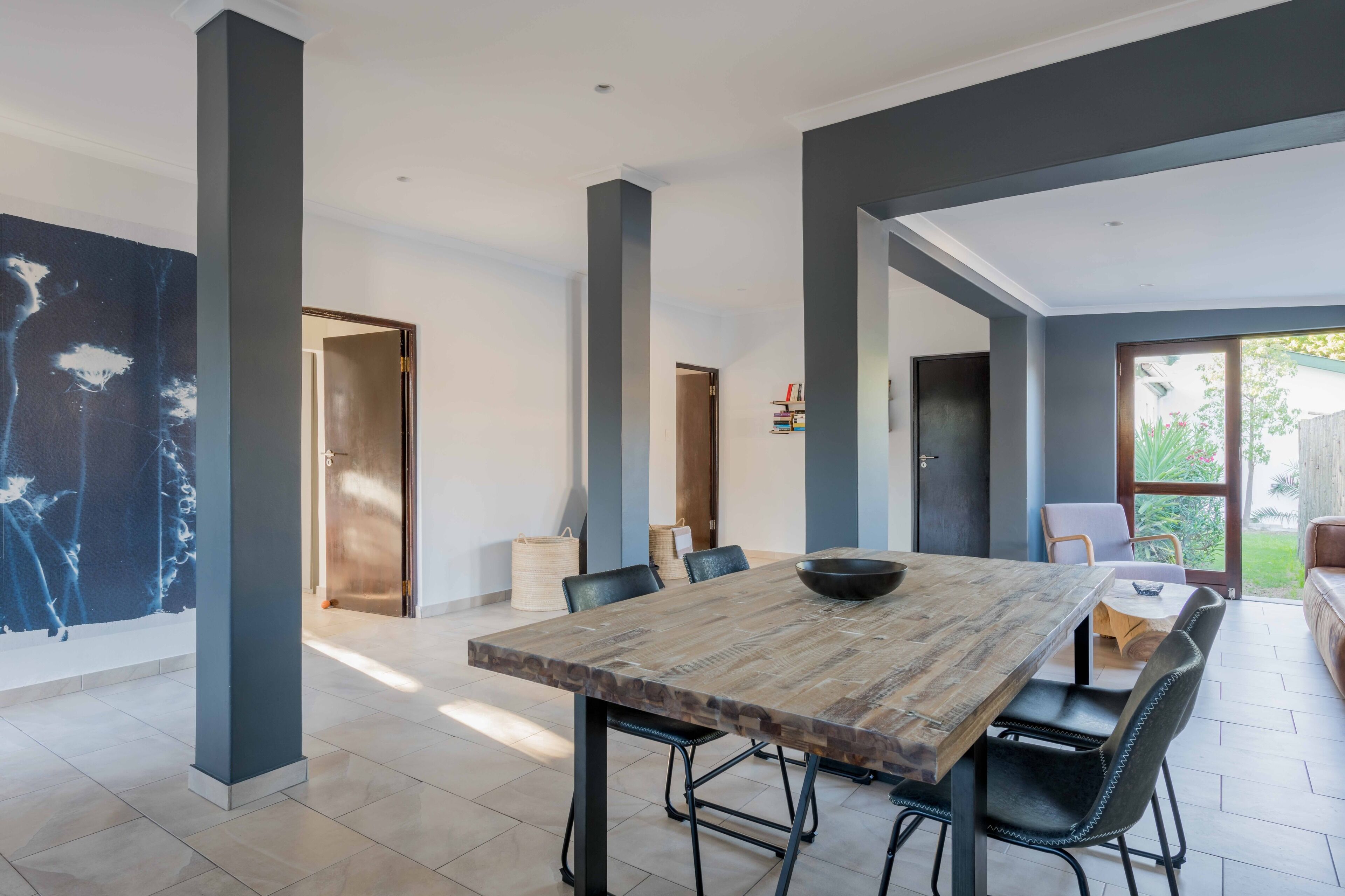 Apartment, 2 Bedrooms, Pool View | Dining