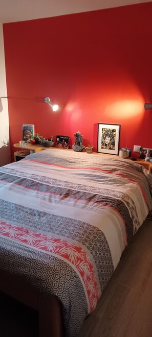 3 bedrooms, iron/ironing board, Internet - House 6/8 persons with swimming pool in a quiet area (La Capelle-et-Masmolène)