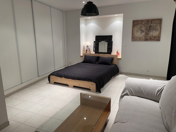 Fer et planche à repasser, Wi-Fi, draps fournis