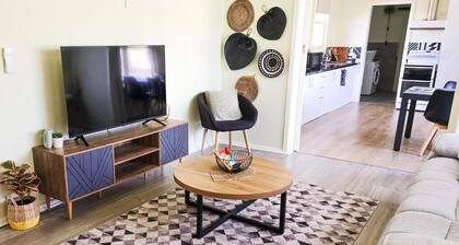 Cosy three bedroom house Front Lake Ouyen