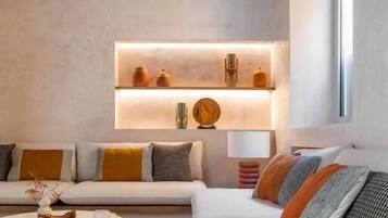 Deluxe House, Patio, City View | Living area