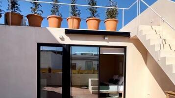 Deluxe House, Patio, City View | Terrace/patio