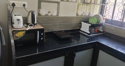 Peaceful and very clean 2 bedroom apart. mint walk to sunset beach Betalbatim.