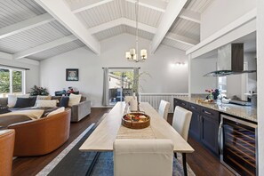 Smart TV, fireplace - Tahoe Getaway + Balconies + Near Diamond Peak, Beaches & Golf | Pinecone Peak (Incline Village)