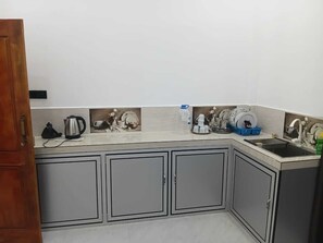 Private kitchen - SARASWATHEY APARTMENTS
2 BED FLAT  121 FIRST CROSS ST VAVUNIYA TOWN (Vavuniya)