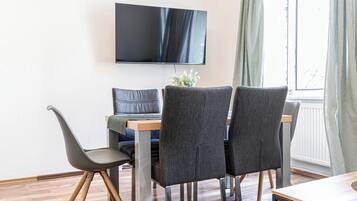 Eenvoudige kamer | Dineren