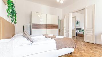 Eenvoudige kamer | Een strijkplank/strijkijzer, gratis wifi