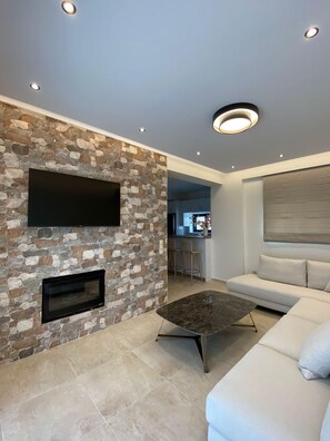 Smart TV, fireplace - Stone Crafted Luxury Villas - Villa Niki (Nikiana)