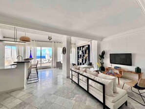 Apartamento, 2 habitaciones, fumadores, terraza | Sala de estar