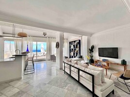 Apartamento, 2 habitaciones, fumadores, terraza | Sala de estar