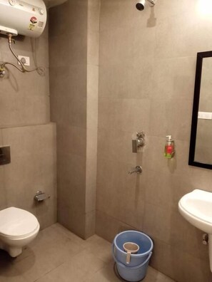 Deluxe Double Room | Bathroom | Shower, free toiletries, soap, shampoo - Hotel The Chaitanyas Rohini (Delhi)