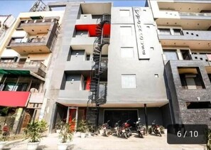 Exterior - Hotel The Chaitanyas Rohini (Delhi)