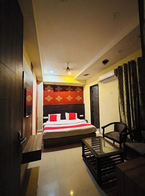 Deluxe Room - Hotel Modern Palace (Chandigarh)