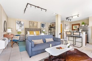 TV, offices - Tranquil Oasis | Blocks to King! | The Hideaway (Charleston)