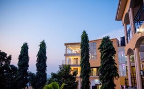 Exterior - Precious villas hotel  (Kampala)