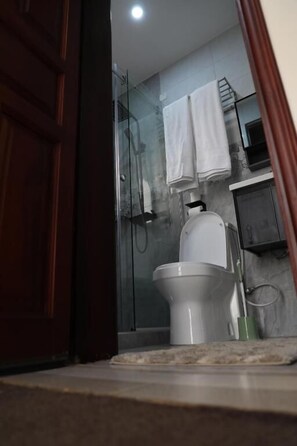 Bathroom - Precious villas hotel  (Kampala)