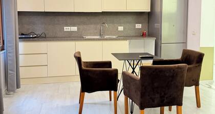 Tirana Central Apartment - Free Parking - Fit Four