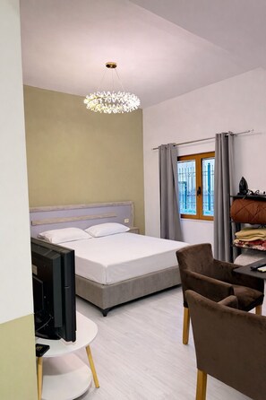 1 bedroom, iron/ironing board, free WiFi, bed sheets - Tirana Central Apartment - Free Parking - Fit Four (Tiranë)