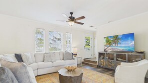 TV - Rolling Retreat 77–Gulfview Escape–Sleeps 16 (Santa Rosa Beach)