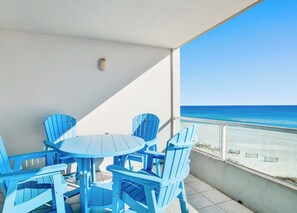Outdoor dining - Silver Beach 403 | OBA Beach front condo! Pet Friendly! (Orange Beach)