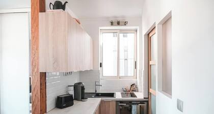 Central Paris, joli studio lumineux avec terrasse