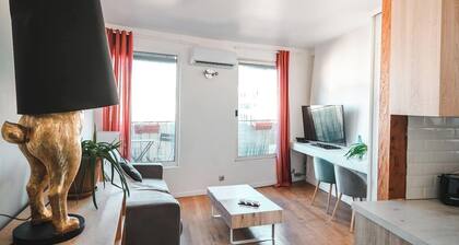 Central Paris, joli studio lumineux avec terrasse