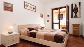 Bügeleisen/Bügelbrett, Reisekinderbett